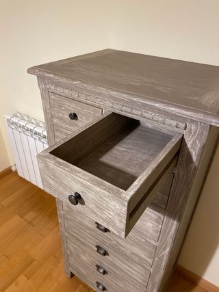 Cómoda 7 cajones madera gris