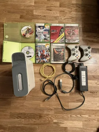 Xbox 360 con 5 giochi e accessori