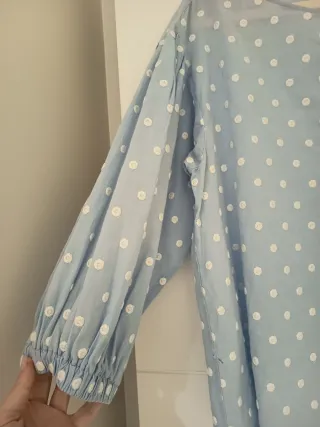 Blusa Zara azul lunares manga larga