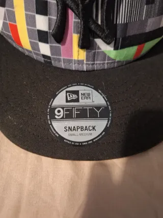 Cappello New Era NY Grafica TV Test