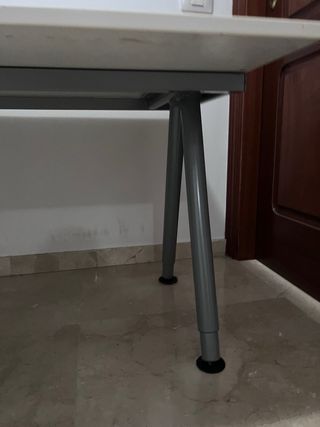Mesa escritorio patas ajustables + 2 mesas