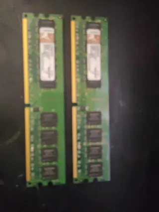 2 Memorias RAM Kingston DDR2 de 1 GB