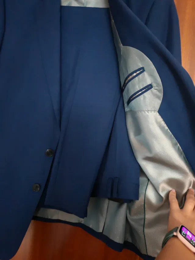 Traje de hombre azul