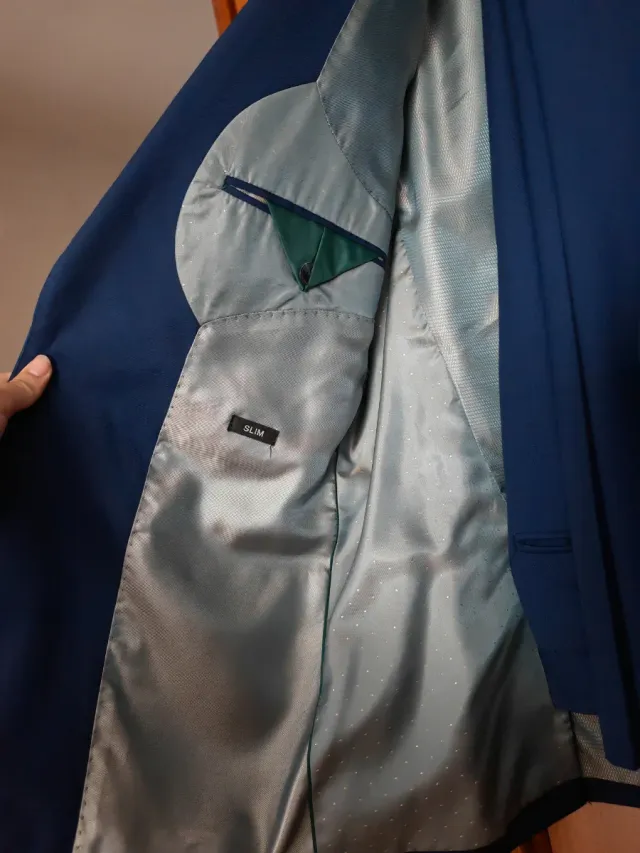 Traje de hombre azul