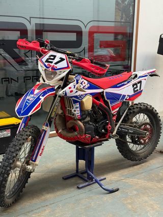 Moto de Enduro Beta 27
