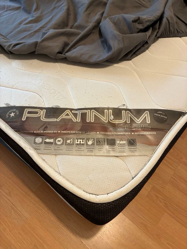 Cama 110cm em bom estado