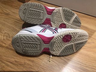 Zapatillas pádel mujer Asics blancas y rosas