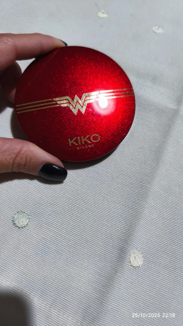 Illuminante viso color oro e bronzo