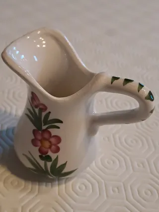 Caraffa in ceramica decorata