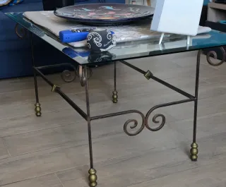 Tavolo vetro e ferro battuto oro