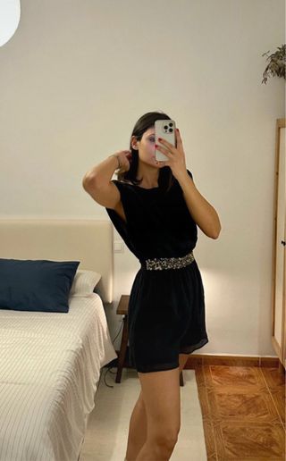 Mono Mango, elegante espalda descubierta. Precioso