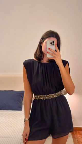 Mono Mango, elegante espalda descubierta. Precioso