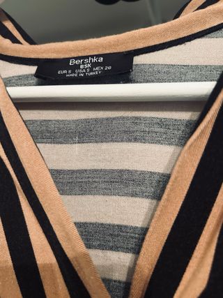 Blusa Bershka rayas café y negro hermosa y elegant