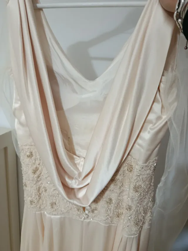 Traje de Novia Beige