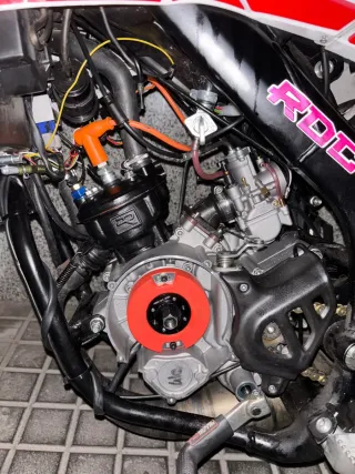 Moto Rieju mrt trophy Supermotard Roja y Blanca