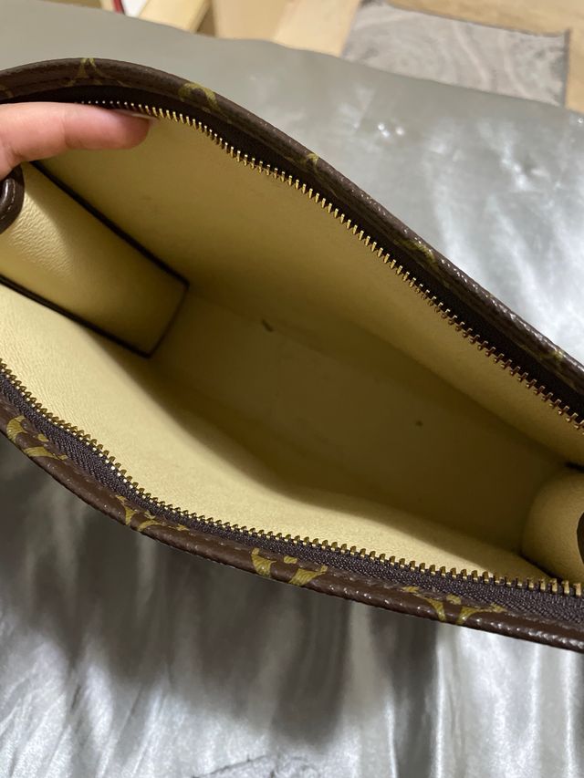 Neceser Louis Vuitton Toiletry Pouch 26
