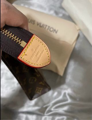 Neceser Louis Vuitton Toiletry Pouch 26