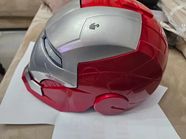 Maschera Iron Man rossa e argento. Offerta. Regali.