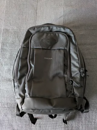 Mochila Quechua 16L Gris