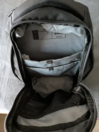 Mochila Quechua 16L Gris