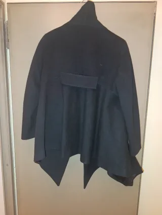 Abrigo negro elegante