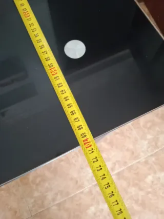 Mesa de comedor cristal negro y patas metal