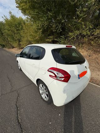 Peugeot 208 2012 1.6 e-hdi 294.000km