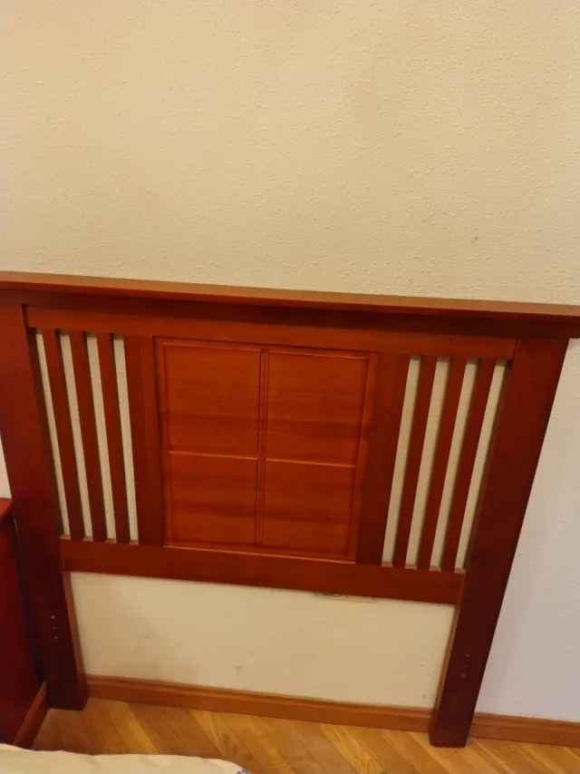 Cabecero de 90cm. Entrega en mano. Tengo otro igua