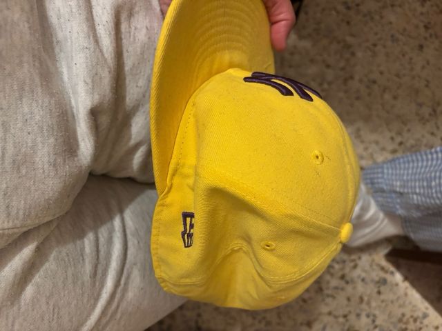 Gorra New Era NY Amarilla Morada