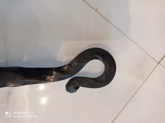 Orologio in rame martellato con manico