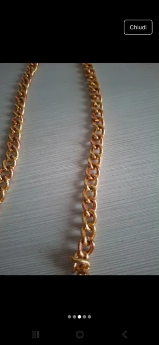 Collana lunga a catena dorata