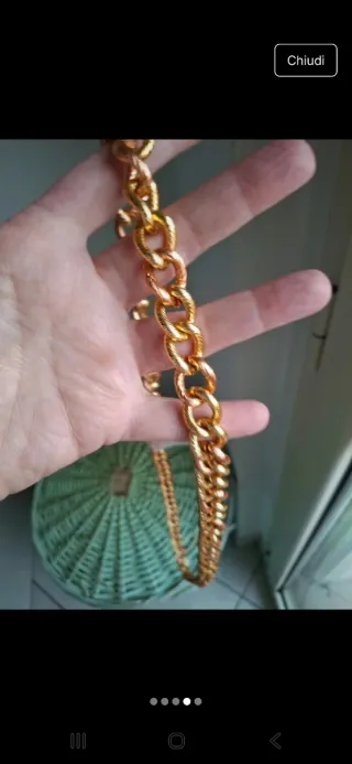 Collana lunga a catena dorata