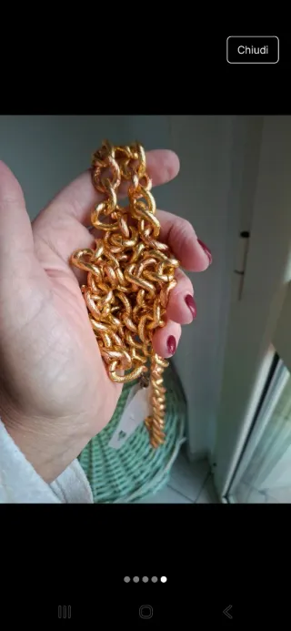 Collana lunga a catena dorata