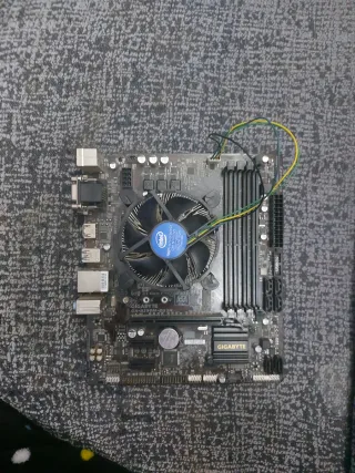 Placa Base Gigabyte GA-B250M-DS3H + Intel i5-7400