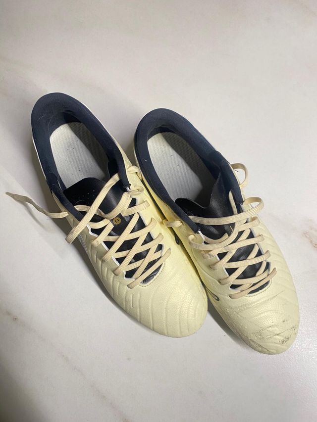 Botas de fútbol Nike Beige/Negro Talla 43