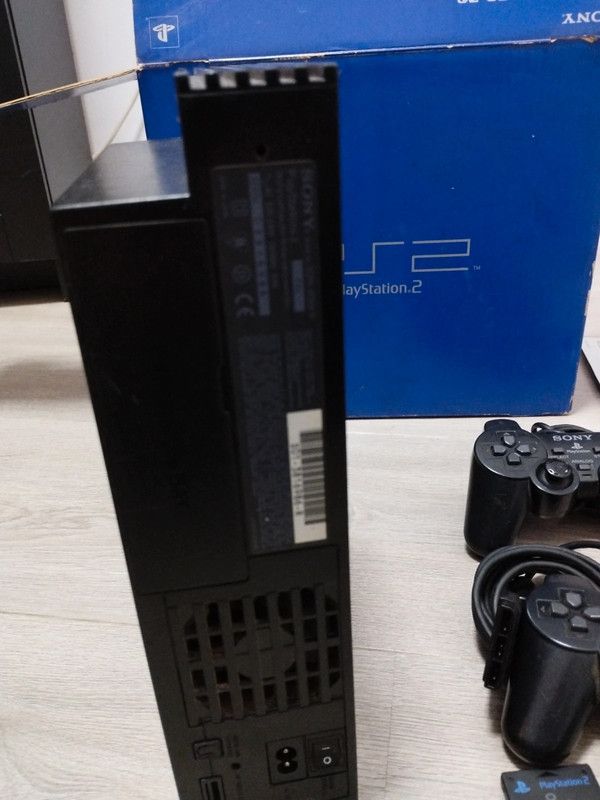 PS2 (PlayStation 2) + 4 Juegos
