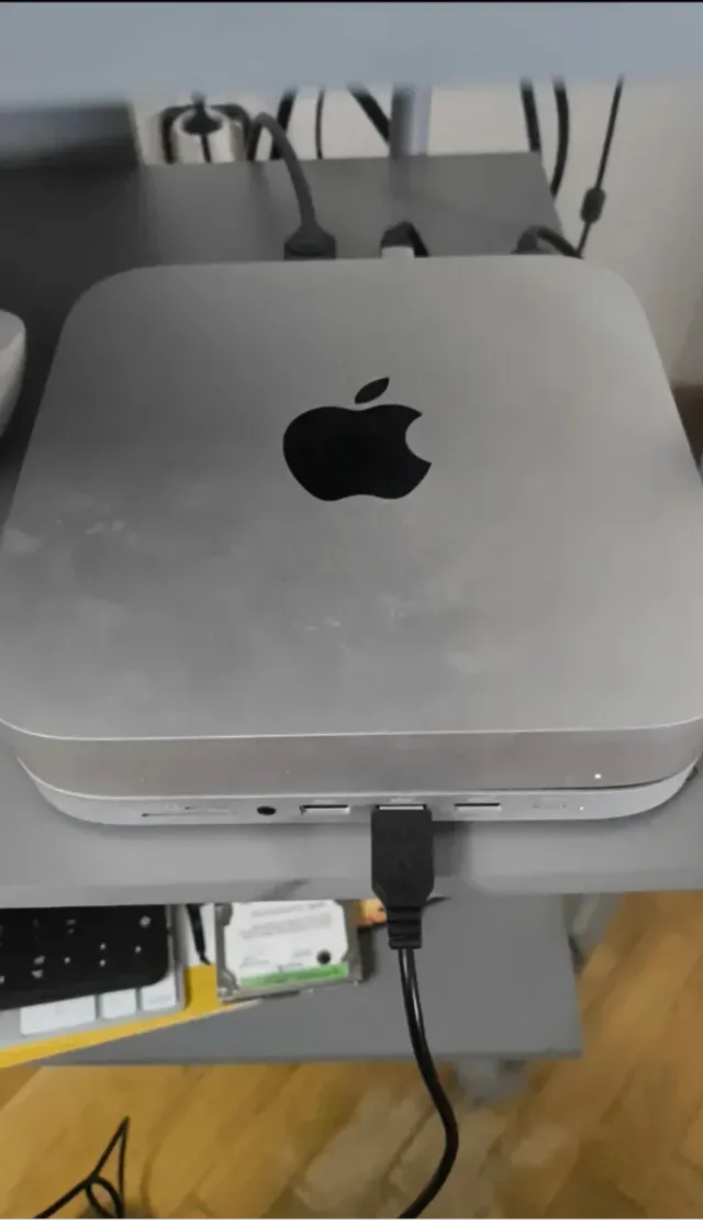 Mac mini M2 Plata
