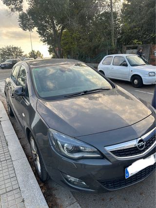 Opel Astra 1.4 Turbo 140 CV Cosmo · 97.635km