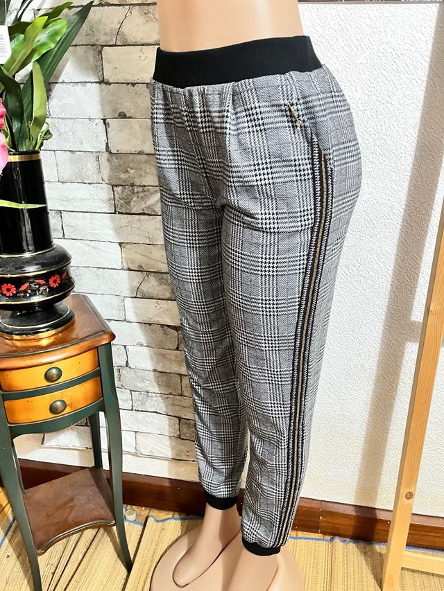 Pantalón cuadros gris y negro