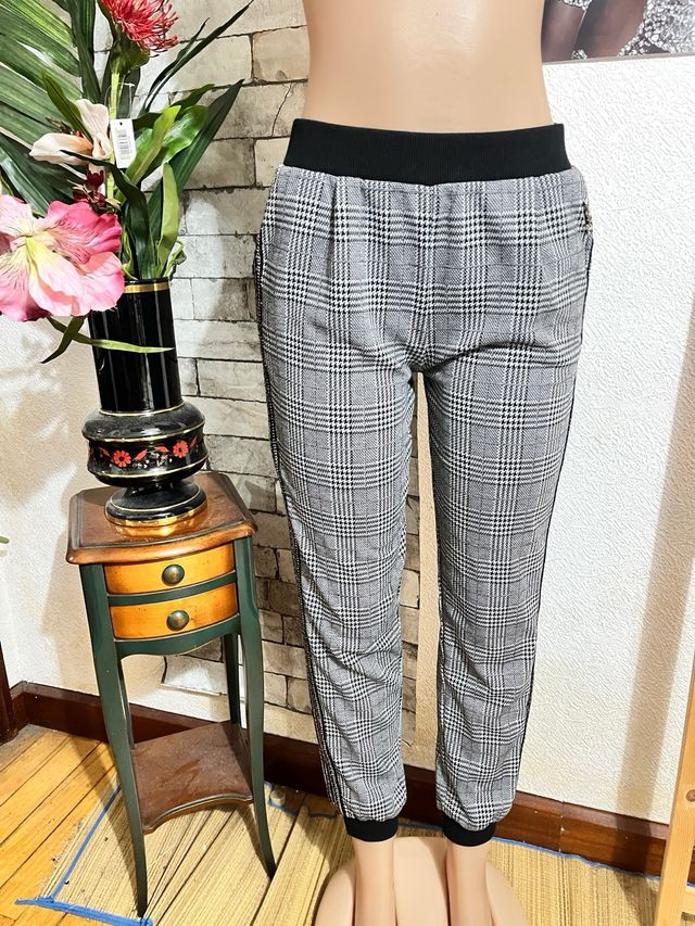 Pantalón cuadros gris y negro
