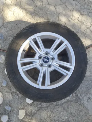 Juego de 4 Llantas 17 Ford Mustang con Gomas 80%