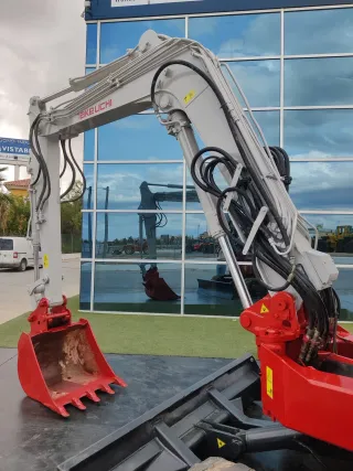 Excavadora de Cadenas Takeuchi TB 80 FR