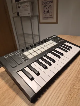 Teclado Novation LaunchKey Mini