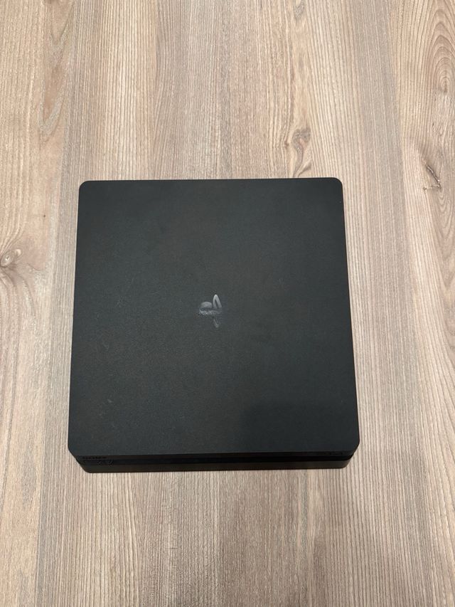 PS4 Slim 1 TB