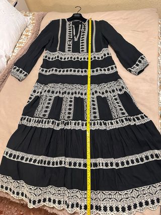 Vestido largo bordado Zara