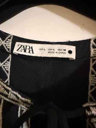 Vestido largo bordado Zara