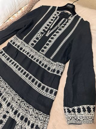 Vestido largo bordado Zara