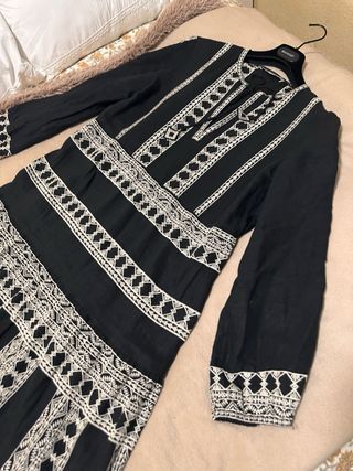 Vestido largo bordado Zara