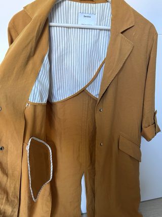 Blazer Bershka mostaza talla XS