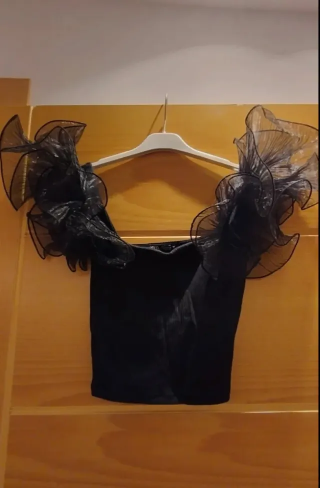 Top Zara negro mangas volantes transparentes